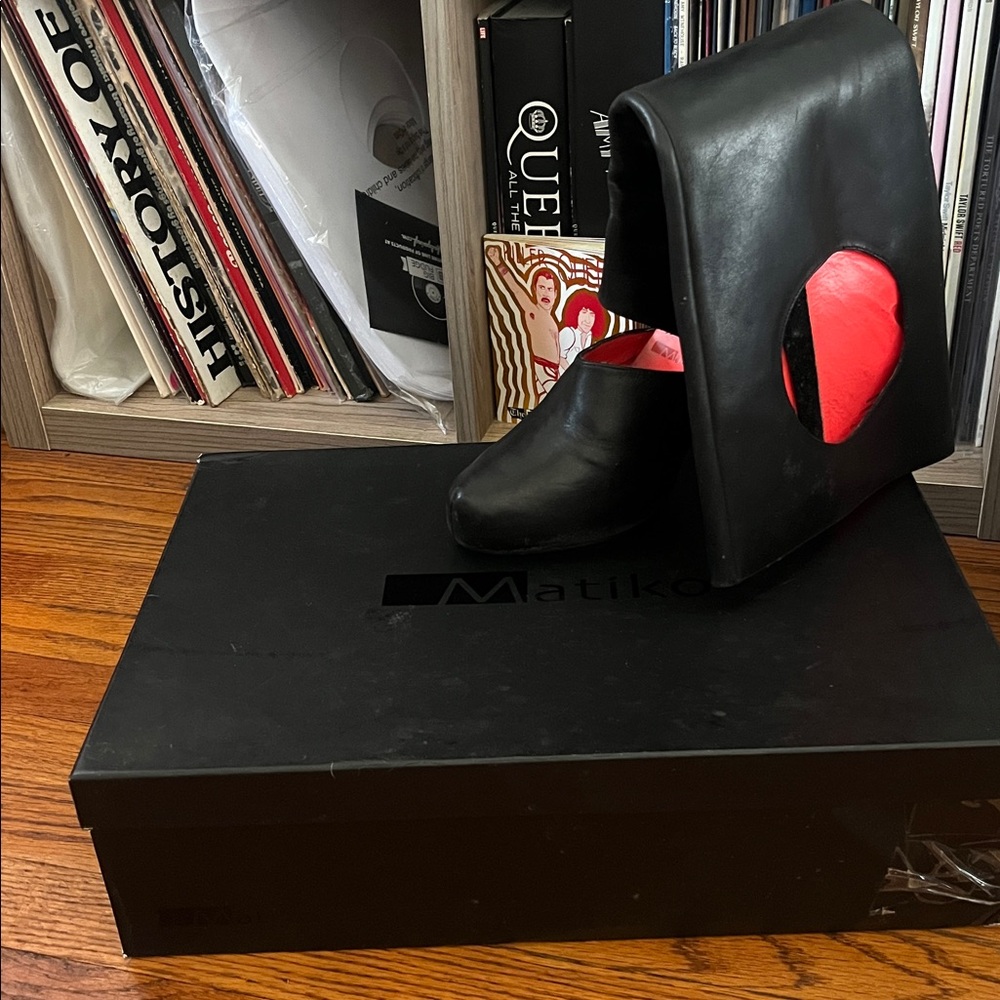 SOLD Matiko Cut Out Opening Black Leather knee high Tall Boots size 9.5 - Picture 9 of 10